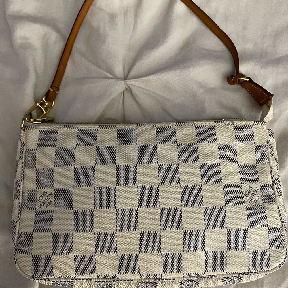 ❌sold❌Authentic Louis Vuitton pochette accessories